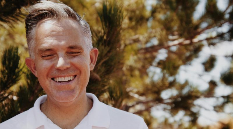 Dlaczego warto leczyć paradontozę jak najwcześniej? paradontoza